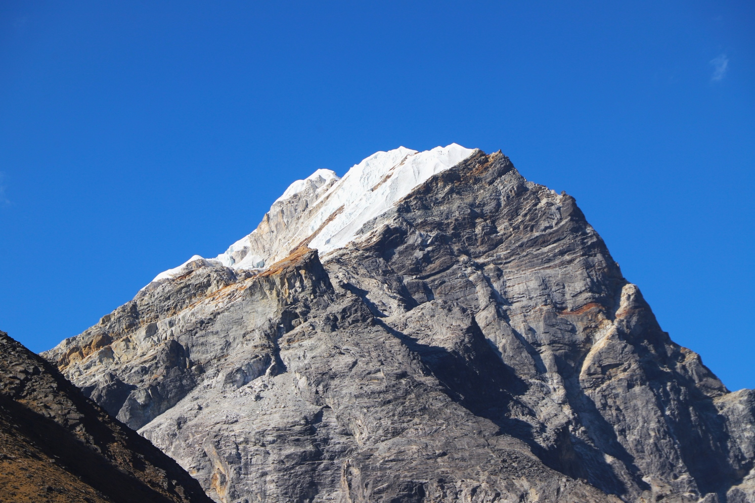 lobuche peak