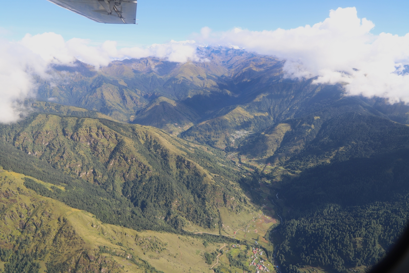 Trek Monjo / Lukla – approx. 5 to 6 hrs walk.