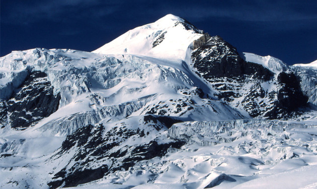 Chulu West Peak climbing