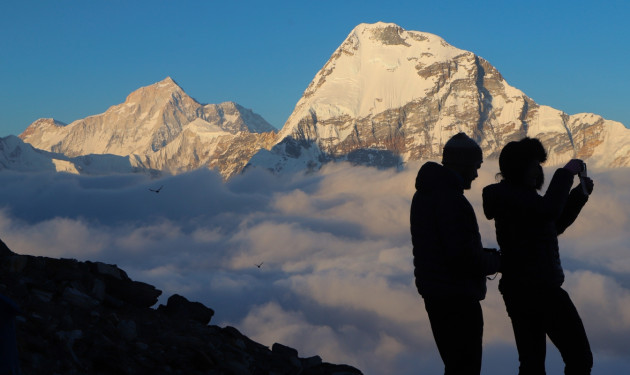 Makalu Base Camp & Sherpani Col Pass Trekking